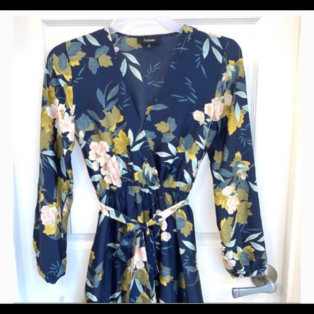 NWT Aakaa brand silk floral maxi dress